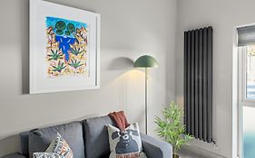 Brand New 1-Bed Flat Steps From Clifton Ntu Campus